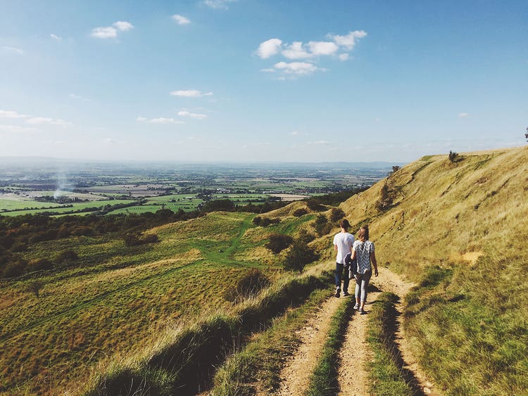 5-people-on-a-hike