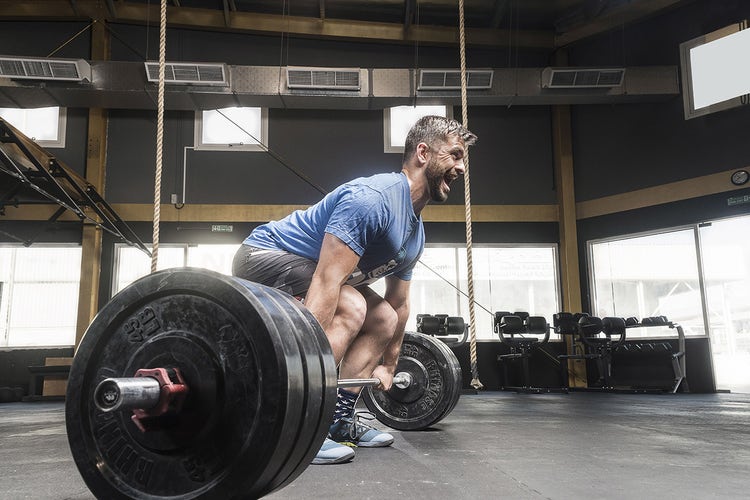 heavy-weightlifting-in-gym