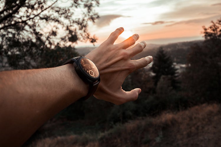 5-wirst-watch-outside