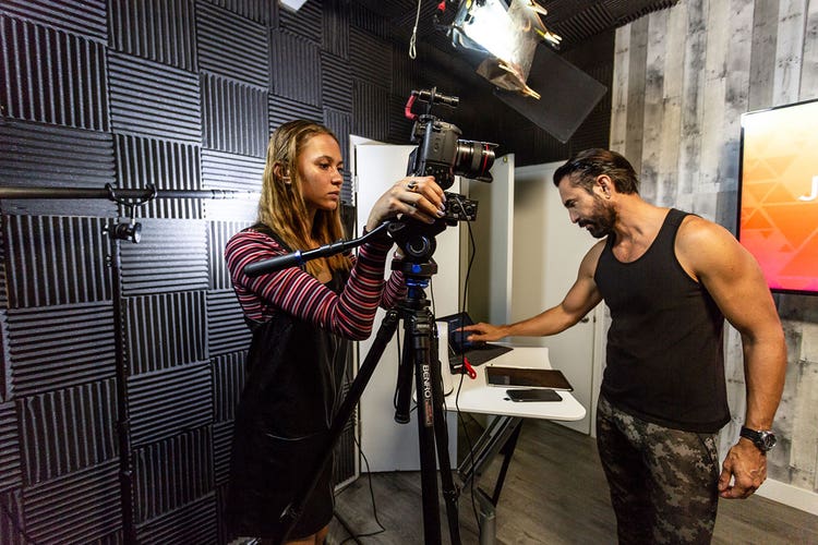 jorge-setting-up-production