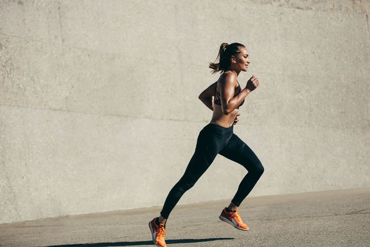 hero-runner-in-orange-shoes