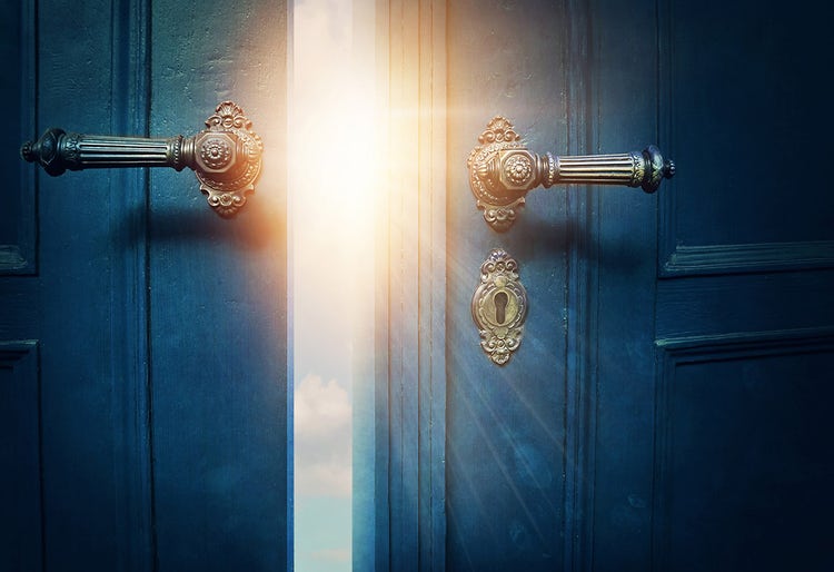 4-glowing-door